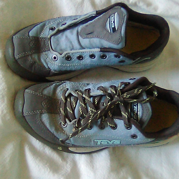 Teva hiking shoes - Picture 2 of 3